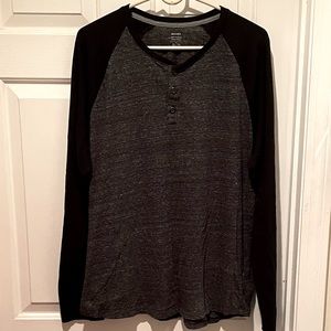 Men’s Old Navy Black Gray Long Sleeve T-shirt Size XL